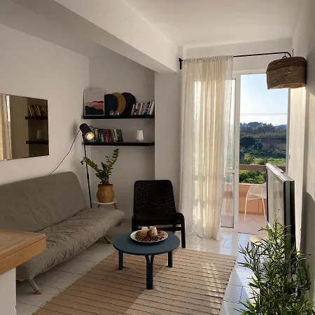 公寓 Pirgos Apartments