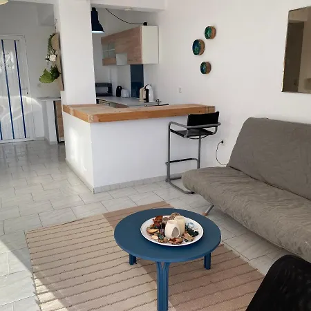 Pirgos Apartments *